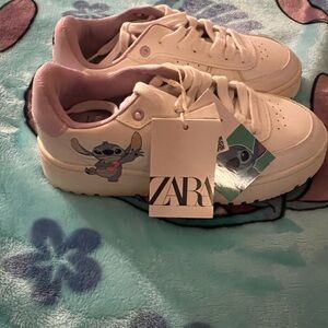 Zara White Sneakers with Stitch